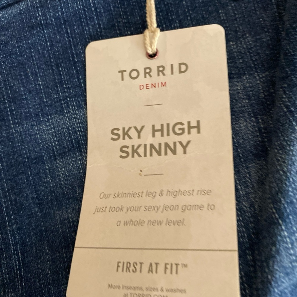 Torrid Sky High Skinny Jeans  30T Premium Stretch Skinny Country Blue Denim - Picture 5 of 6